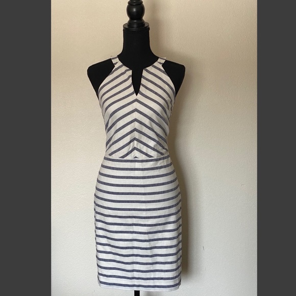 Banana Republic White with Blue Stripe Sleeveless Dress Size 6 - Picture 1 of 8
